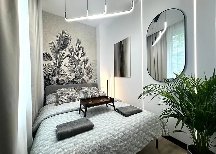 Szewska Apartment ~ 200M Main Square ~ Self Check-In 20H